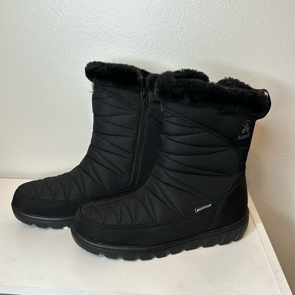 NEW Kamik Mid Calf Waterproof Snow Boots. Black. Size 7.